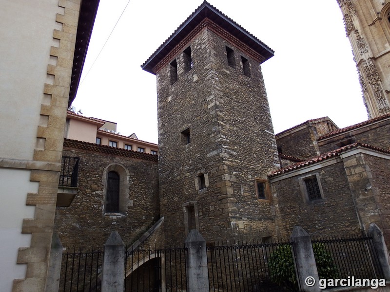 Torre vieja de San Salvador de Oviedo
