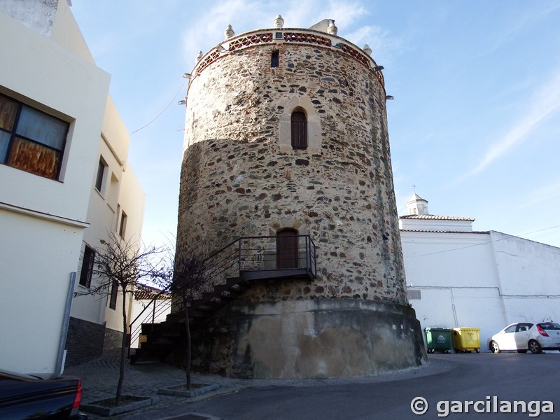 Torre del castillo de Zahínos