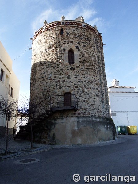 Torre del castillo de Zahínos