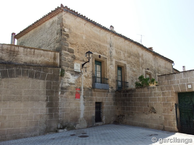 Palacio fortificado de los Duques de Alba