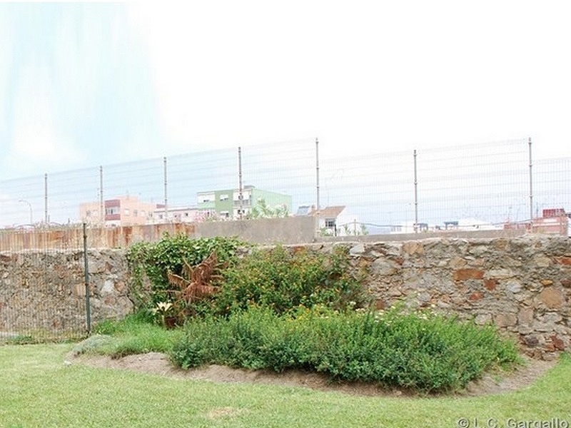 Muralla abaluartada de La Línea de Contravalación de la Plaza de Gibraltar
