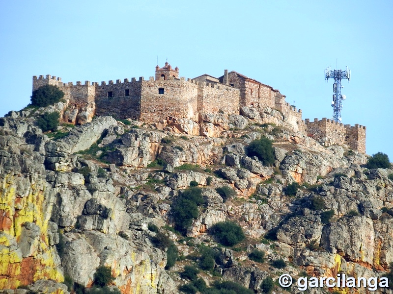 Castillo de Aznarón