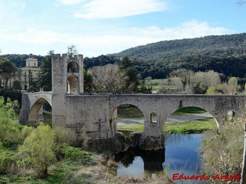 Puente fortificado de Besalú