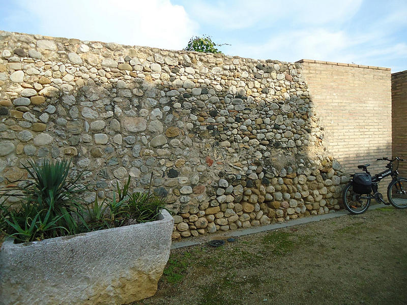 Muralla urbana de Bàscara