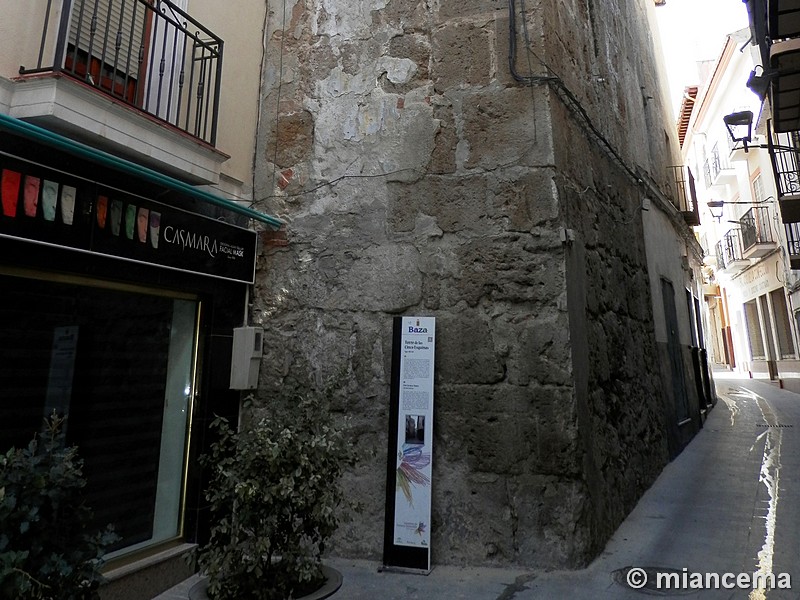 traición De otra manera En Vivo Torre de las Cinco esquinas en Baza, Granada | CastillosNet
