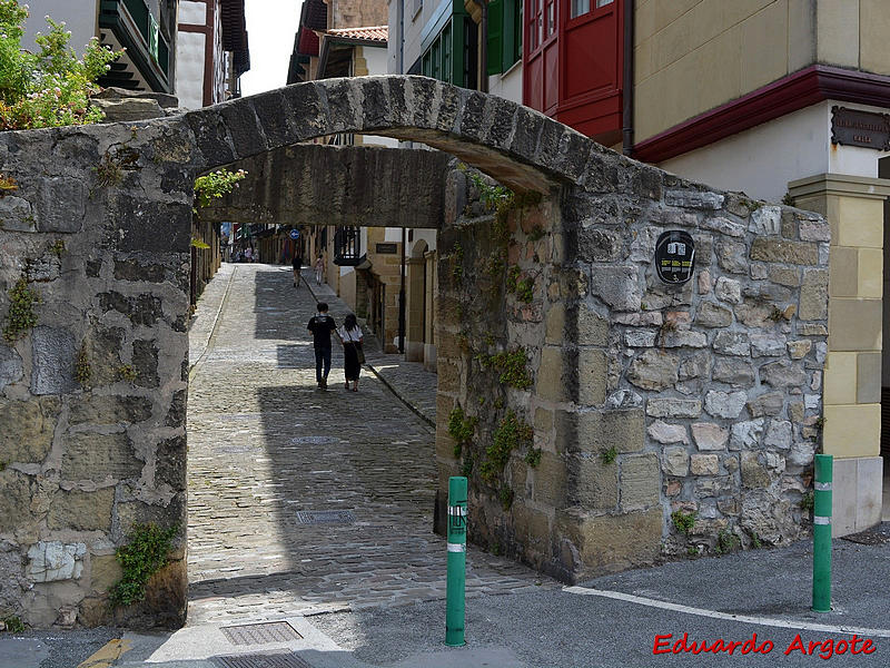 Puerta vieja de San Nicolás