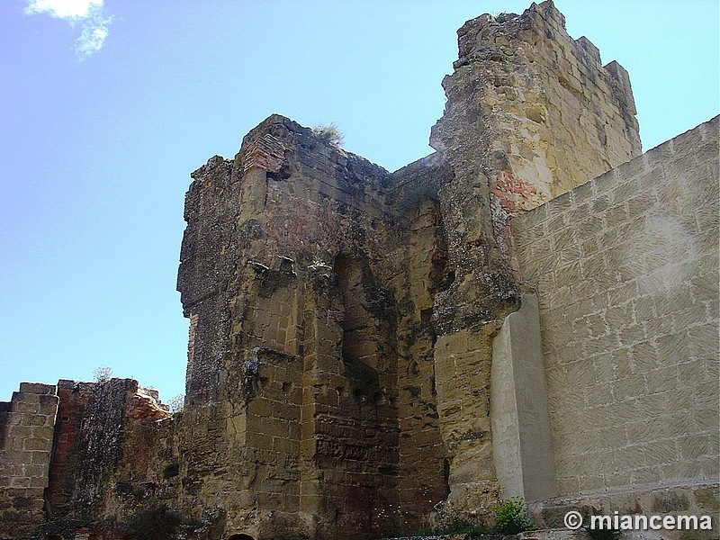 Castillo de Montearagón