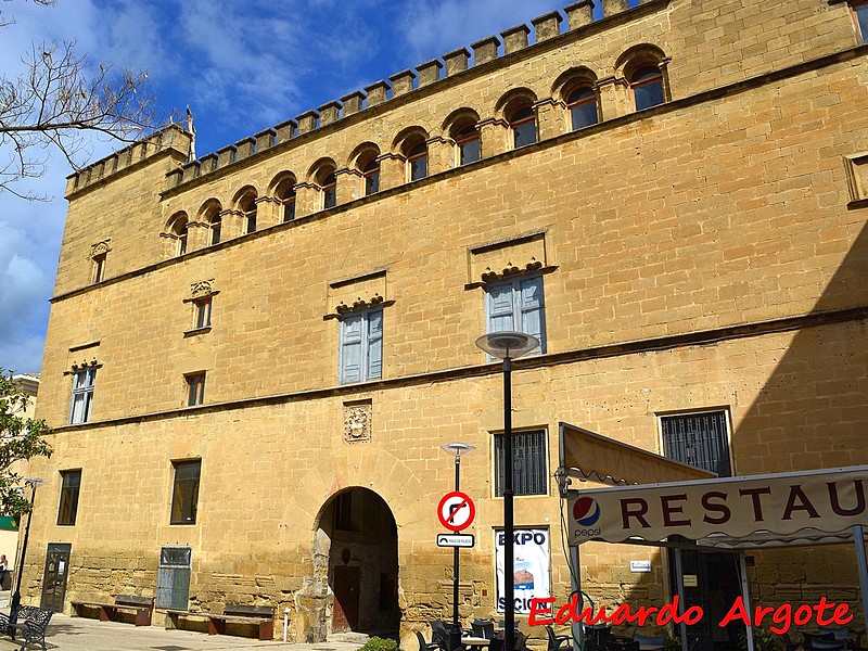 Palacio fortificado de los Urriés