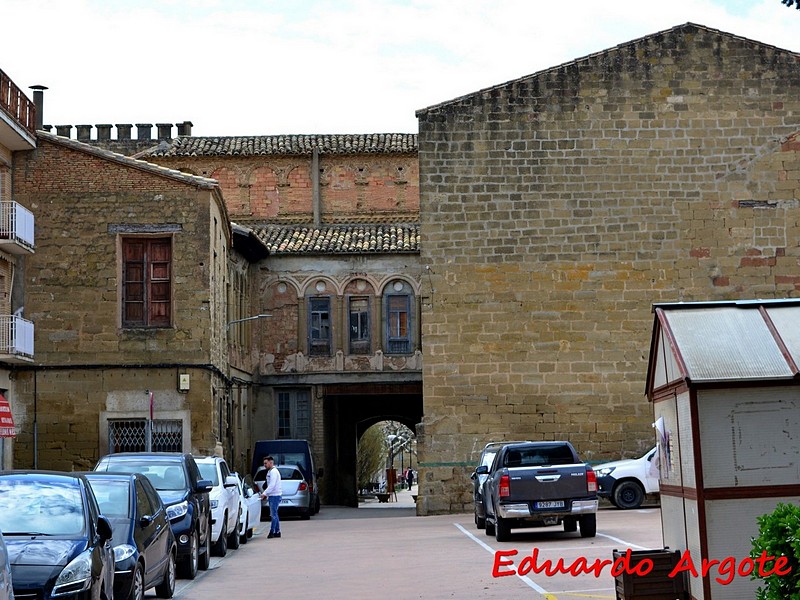 Palacio fortificado de los Urriés
