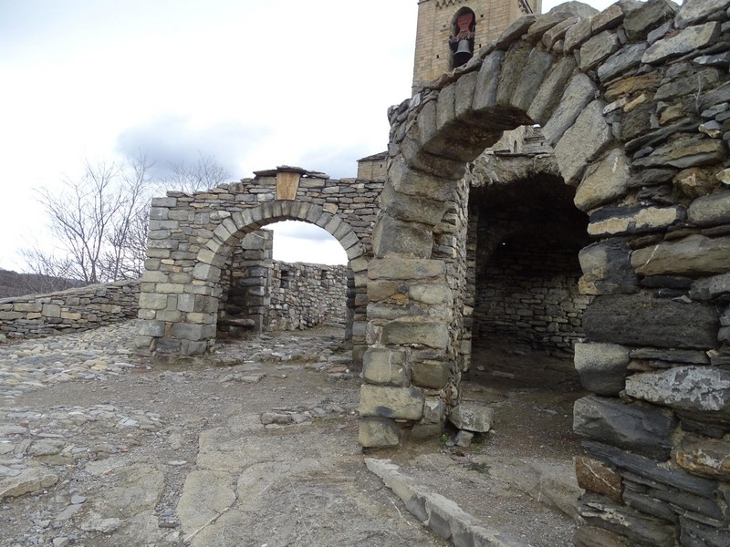 Abadía fortificada de Montañana