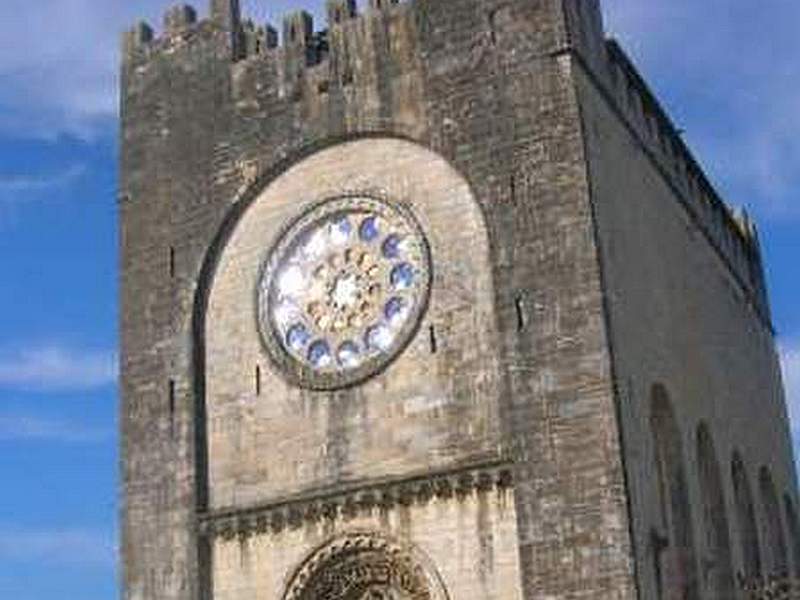 Iglesia fortificada de San Juan y San Nicolás