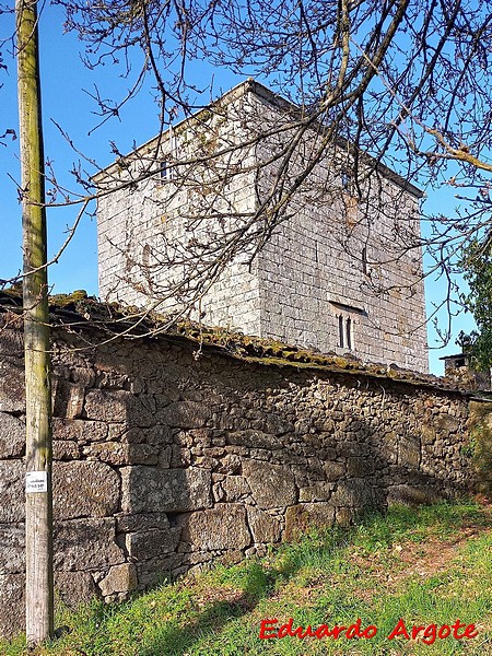 Torre y Pazo de San Miguel da Penas