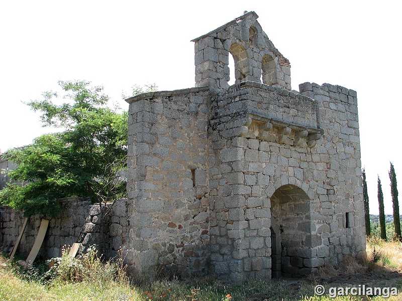 Iglesia fortificada de Navalquejigo