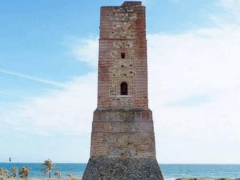 Torre Ladrones