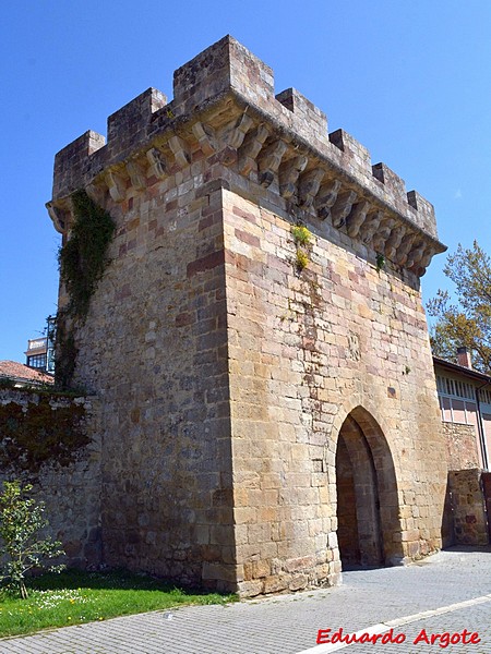 Puerta del Paseo del Monasterio