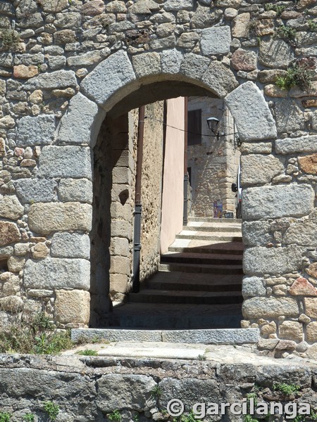 Puerta del Postigo