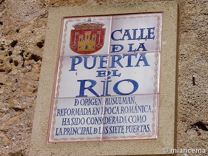 Puerta del Río