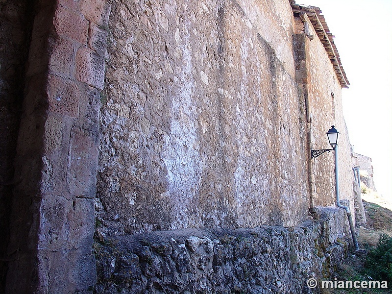 Muralla urbana de Maderuelo