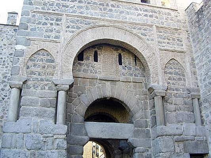 Puerta de Alfonso VI