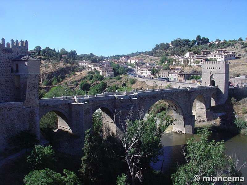 Puente fortificado de San Martín