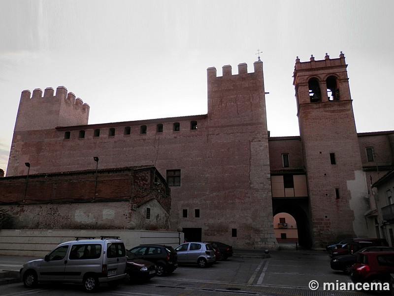 Castillo palacio de los Aguilar