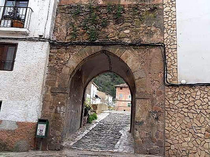 Torre puerta de Torrijo de la Cañada