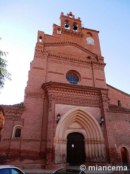 Iglesia fortaleza de San Pedro Apóstol