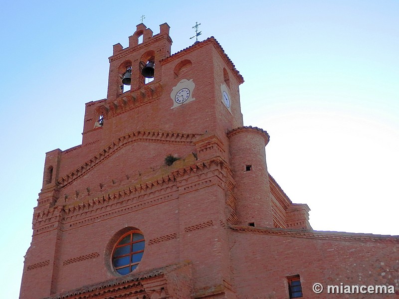 Iglesia fortaleza de San Pedro Apóstol