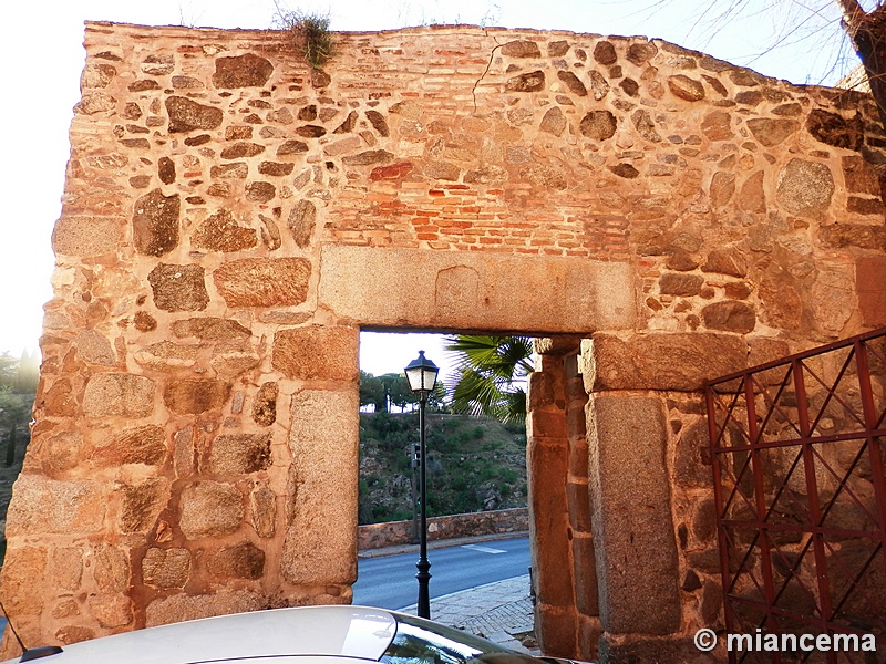 Imagen de Puerta de los Doce Cantos